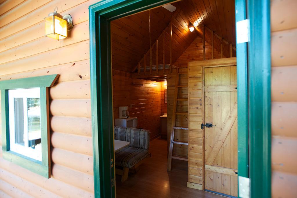 Arrowhead Camping Resort Loft Cabin 22 Douglas Center Exterior photo