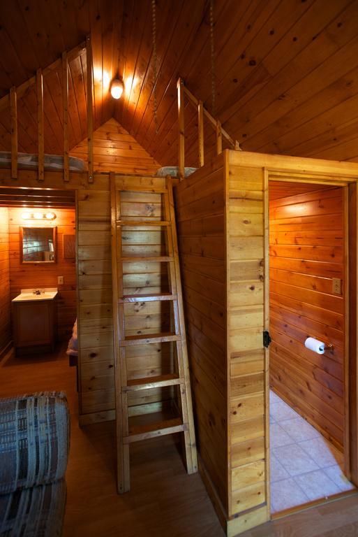 Arrowhead Camping Resort Loft Cabin 22 Douglas Center Exterior photo